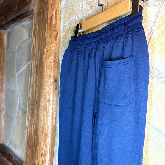 Rumi + Ryder Discover Adventure Feather Modal Jogger in Navy - Picture 7 of 9